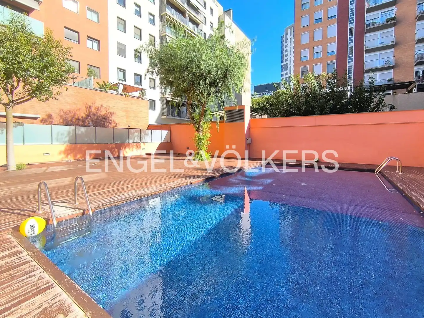 Piscina de Piso de alquiler en Barcelona con Aire acondicionado, Calefacción y Terraza