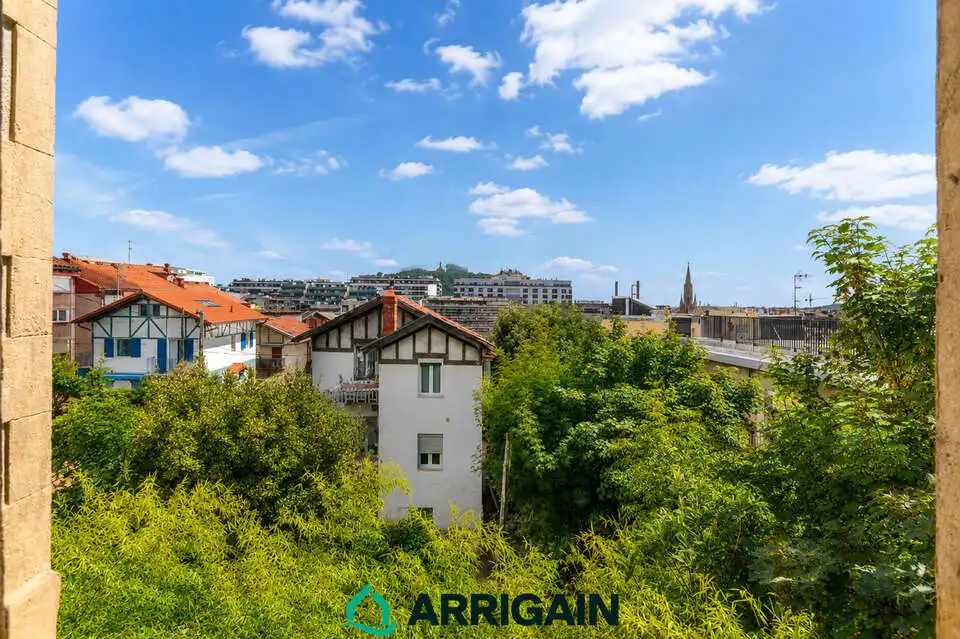 Vista exterior de Casa adosada en venta en Donostia - San Sebastián  con Calefacción, Jardín privado y Terraza