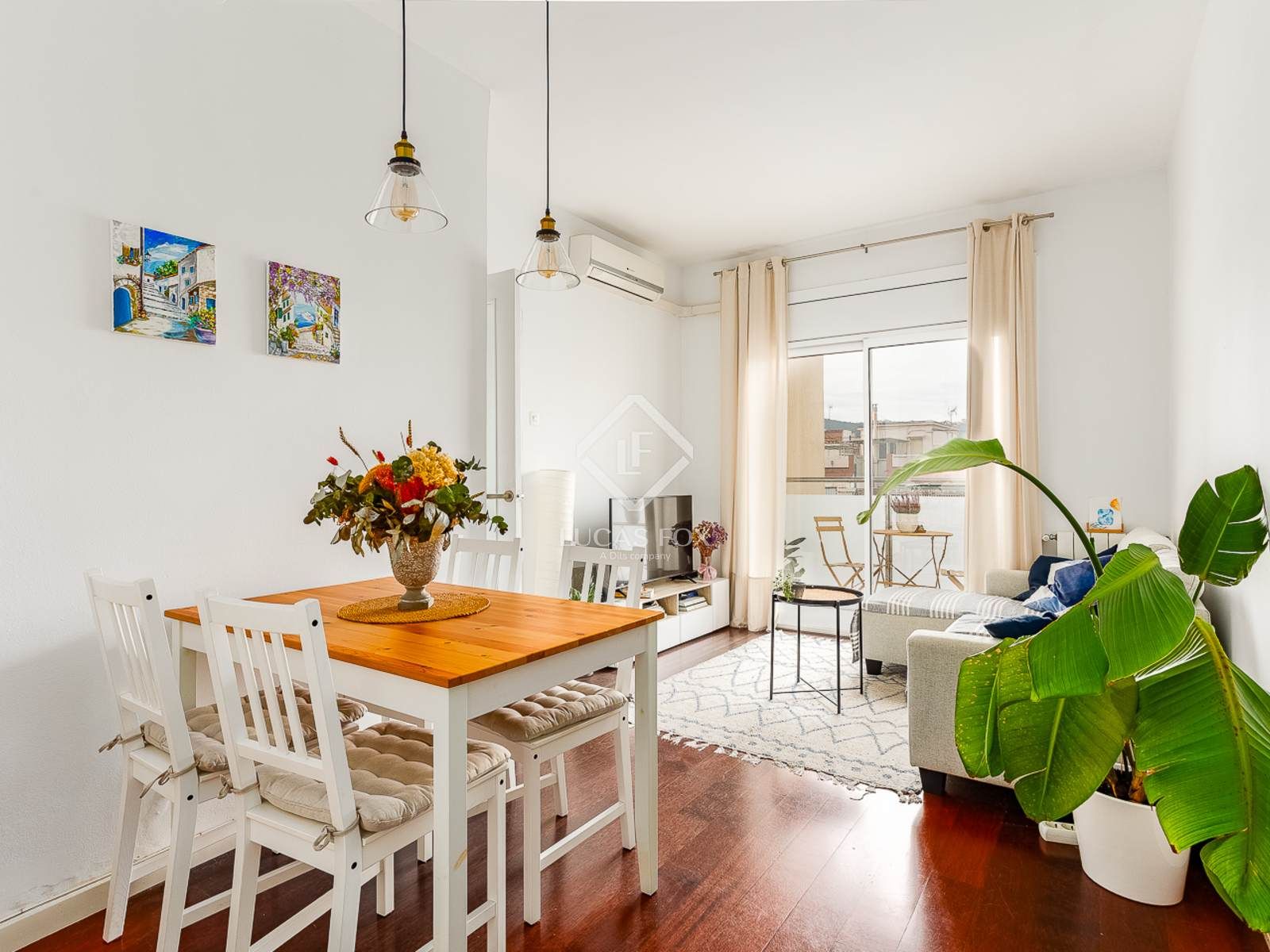 Exterior view of Flat for sale in  Barcelona Capital  with Air Conditioner, Terrace and Balcony