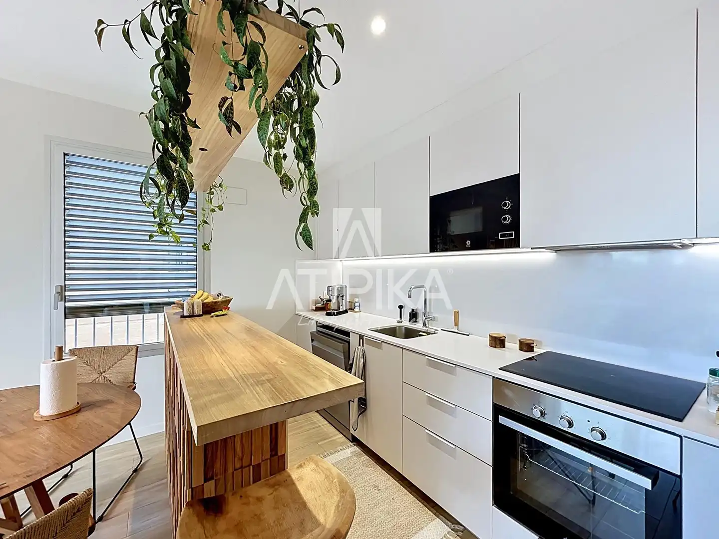 Kitchen of Flat for rent in Barcelona  with Air Conditioner, Parquet flooring and Terrace