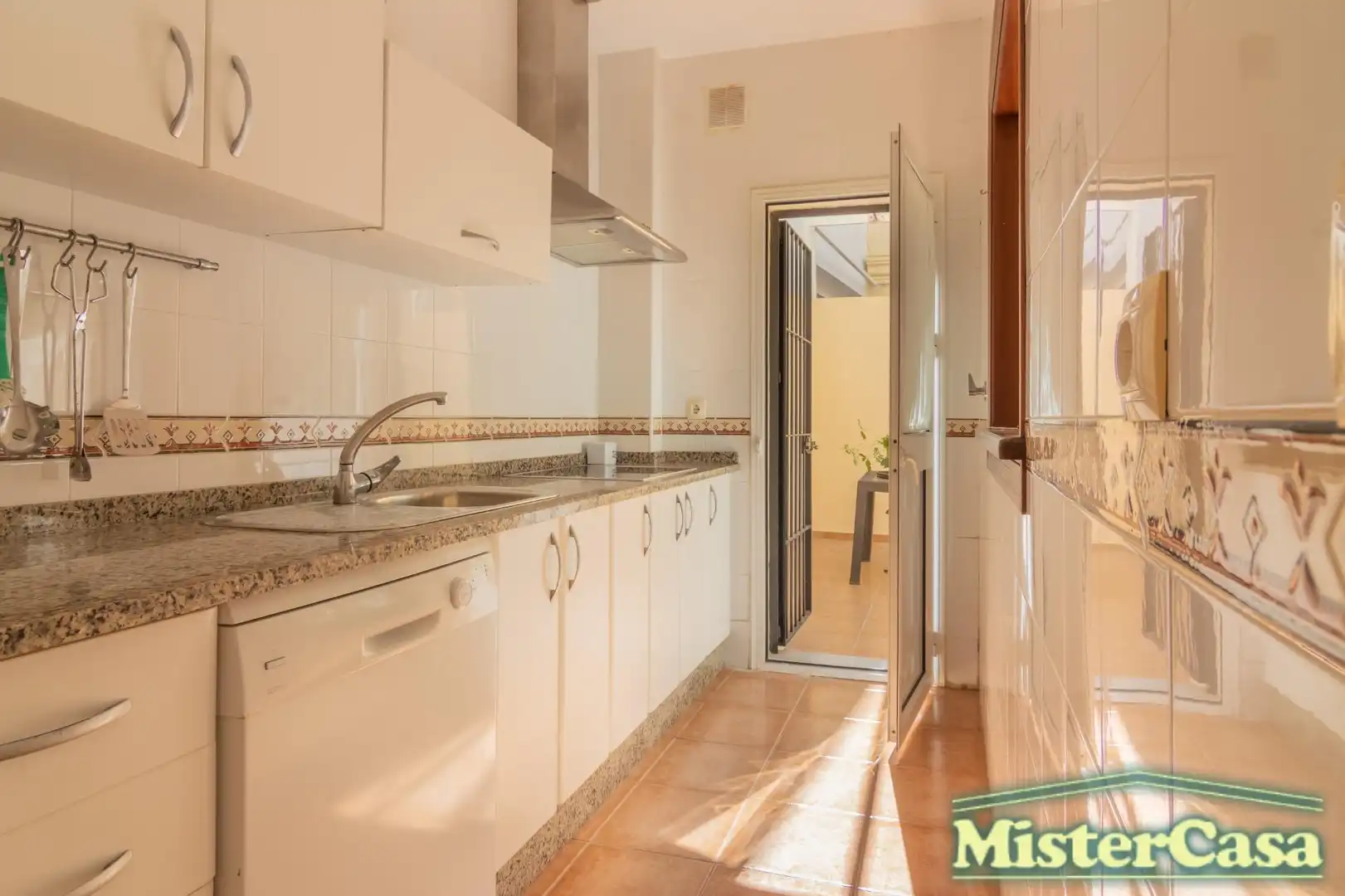 Cuina de Casa o xalet en venda en Chipiona amb Aire condicionat i Terrassa