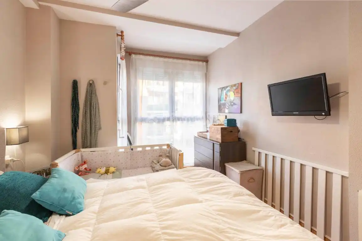 Bedroom of Flat for sale in Valencia
