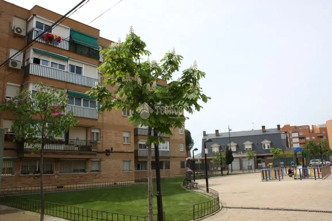 Vista exterior de Piso en venta en Parla con Calefacción