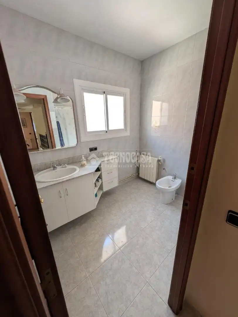 Bany de Casa o xalet en venda en Castelldefels amb Aire condicionat, Calefacció i Terrassa