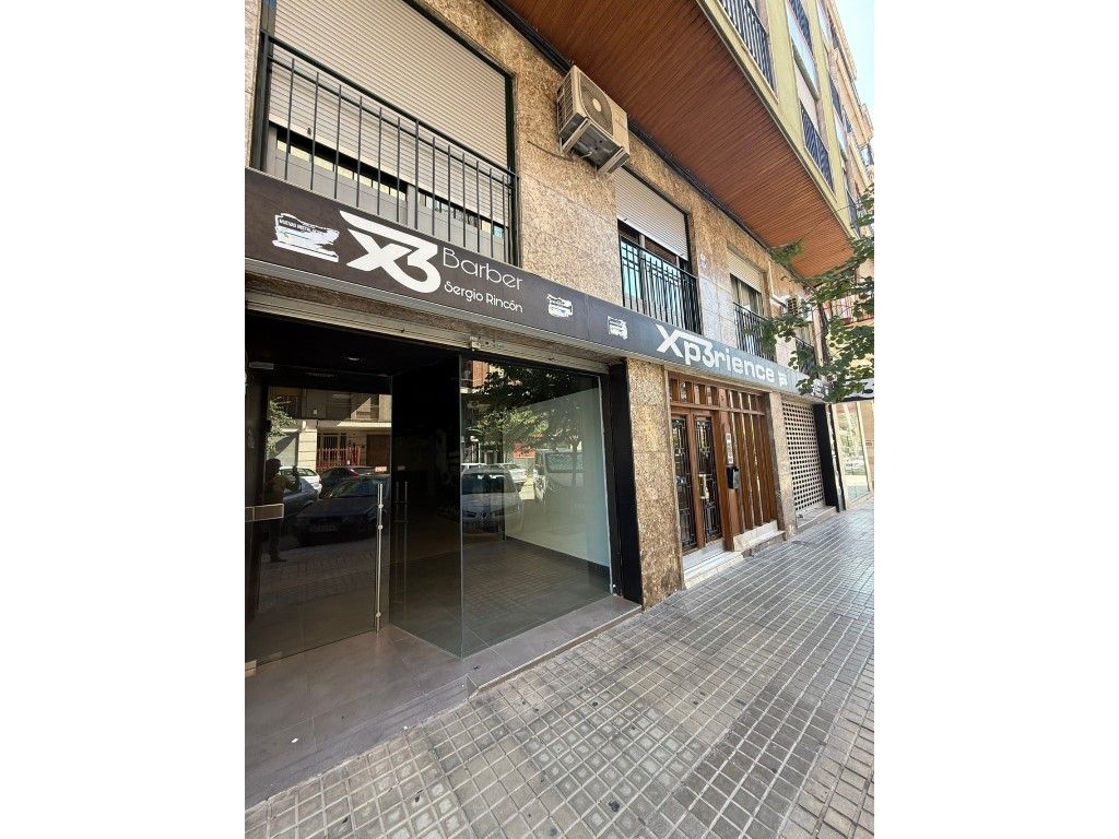 Vista exterior de Local en venda en Elche / Elx