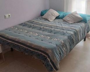 Bedroom of Flat to share in Armilla  with Air Conditioner and Terrace