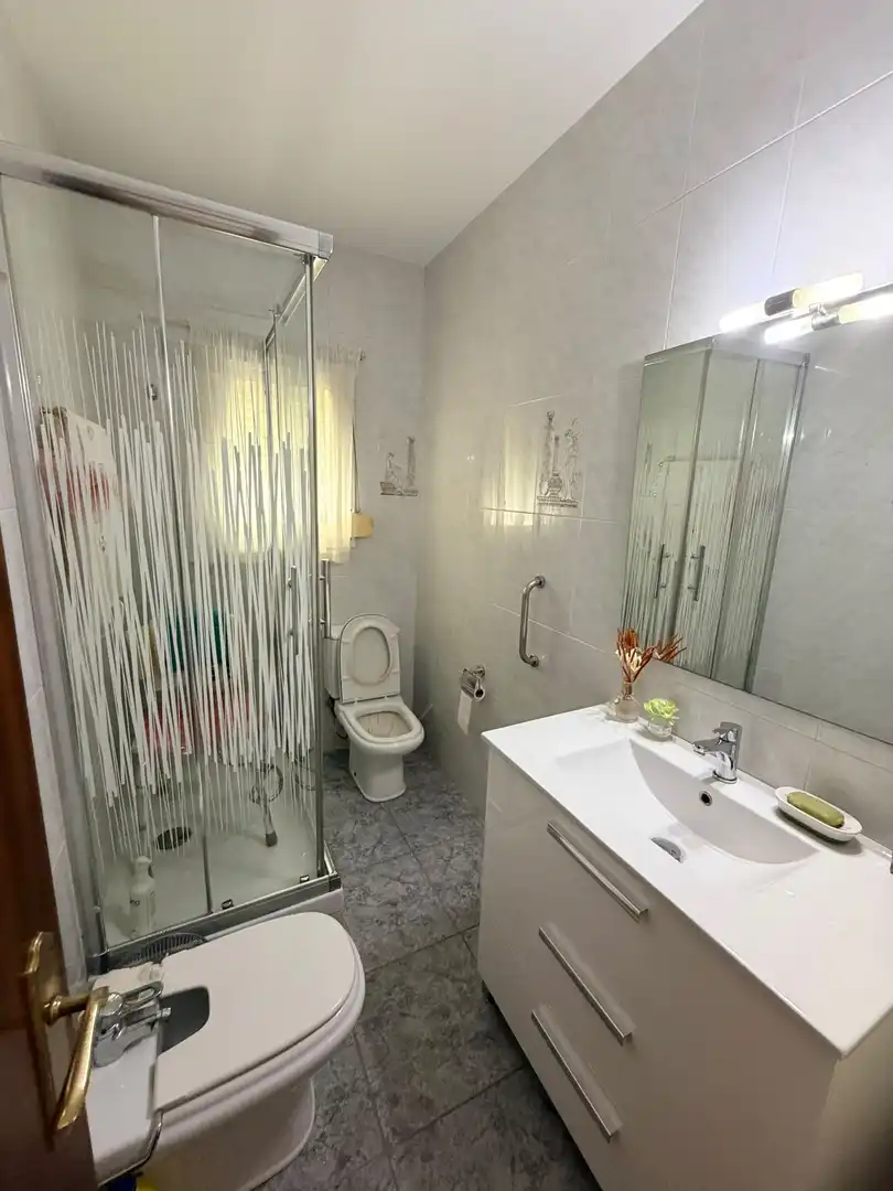 Baño de Ático en venta en Santa Coloma de Gramenet con Balcón