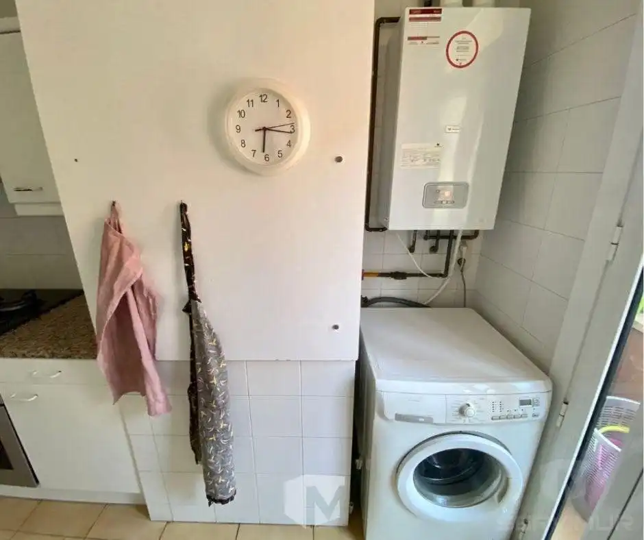 Cuina de Pis de lloguer en Vic amb Calefacció, Terrassa i Moblat