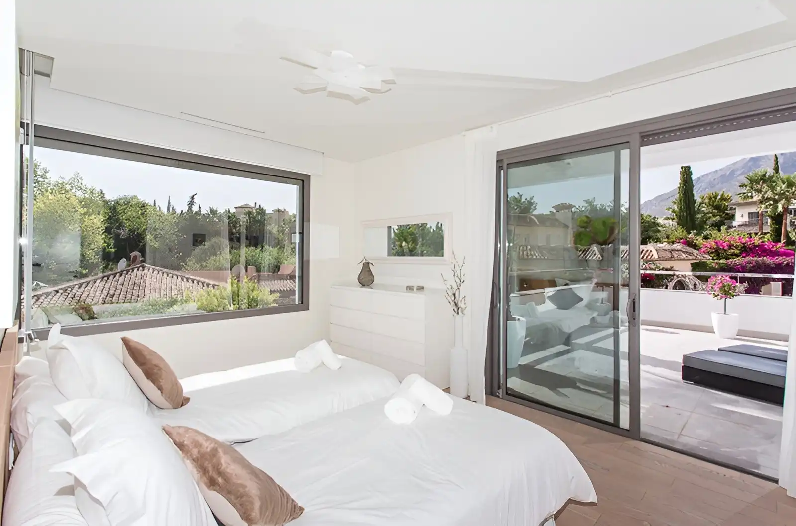 Bedroom of Houses for sale in Marbella  with Air Conditioner, Private garden and Terrace