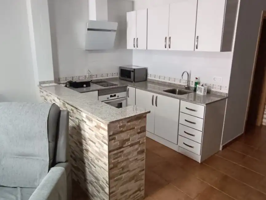Cuina de Local en venda en Huelva amb Aire condicionat, Calefacció i Moblat