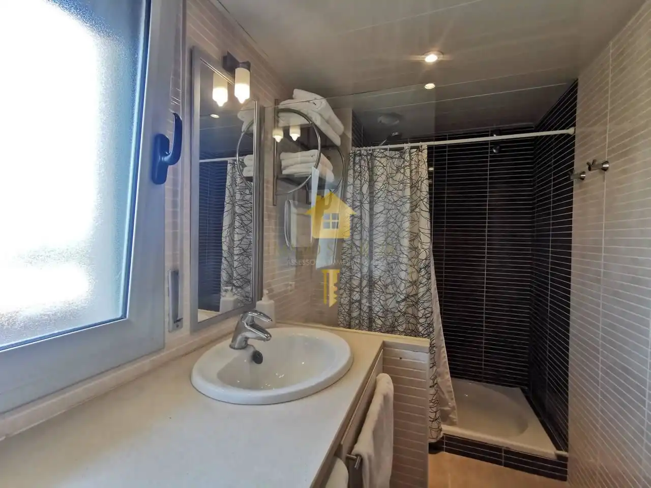 Baño de Piso de alquiler en Roses con Aire acondicionado, Terraza y Trastero
