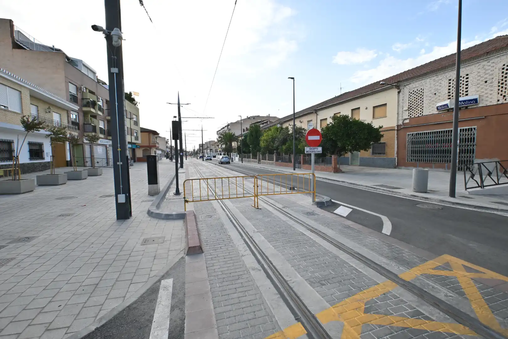 Vista exterior de Casa adosada en venta en Churriana de la Vega con Aire acondicionado, Terraza y Trastero