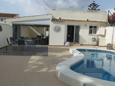 Haus mit Pool zum Verkauf in Orihuela Costa