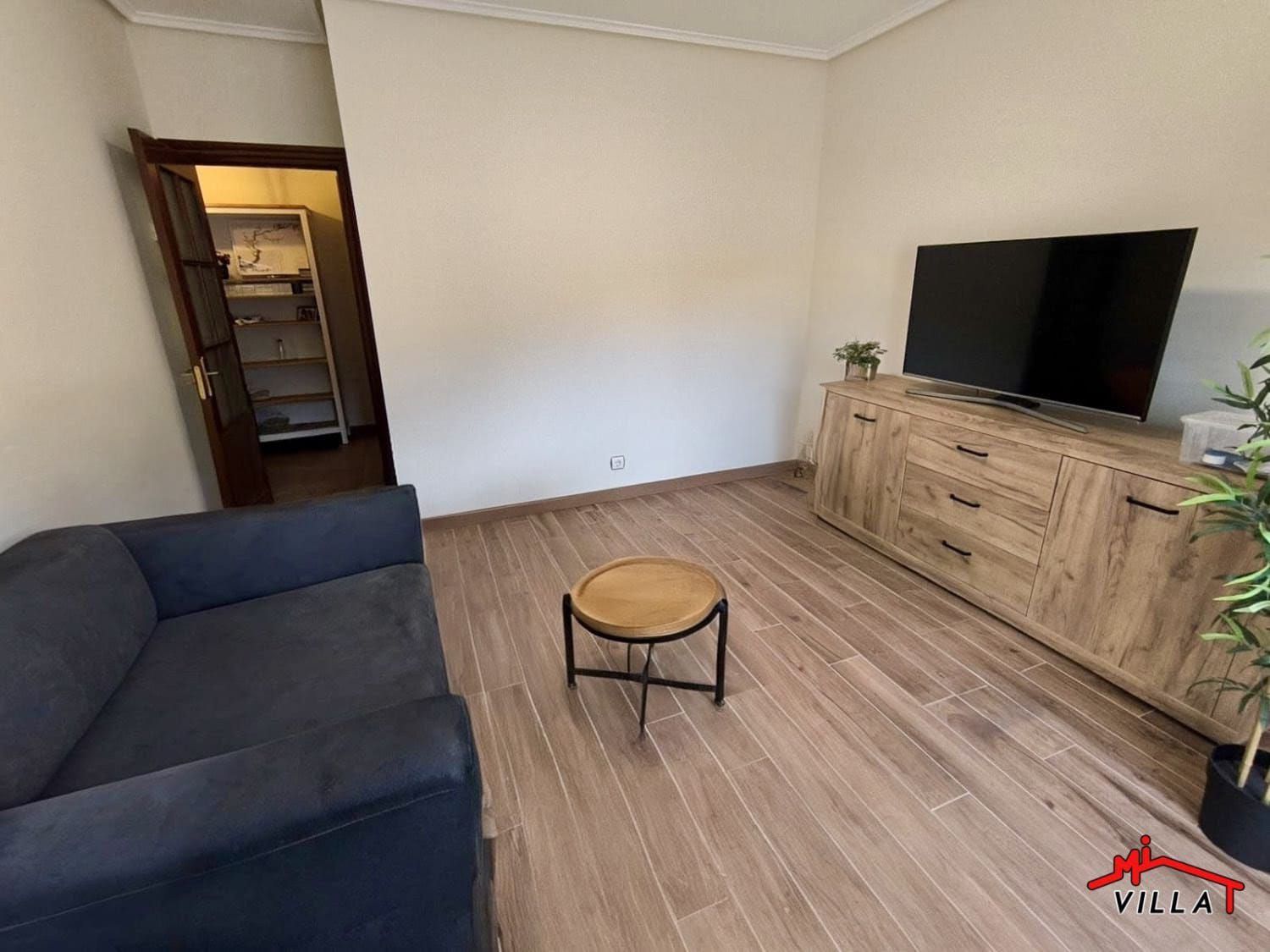 Sala d'estar de Àtic en venda en Limpias amb Calefacció, Traster i Balcó