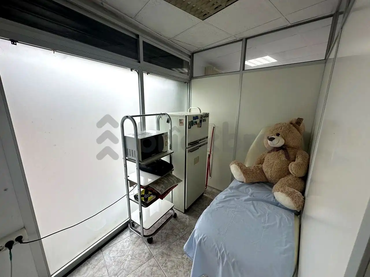 Habitación de Local en venta en L'Hospitalet de Llobregat con Aire acondicionado