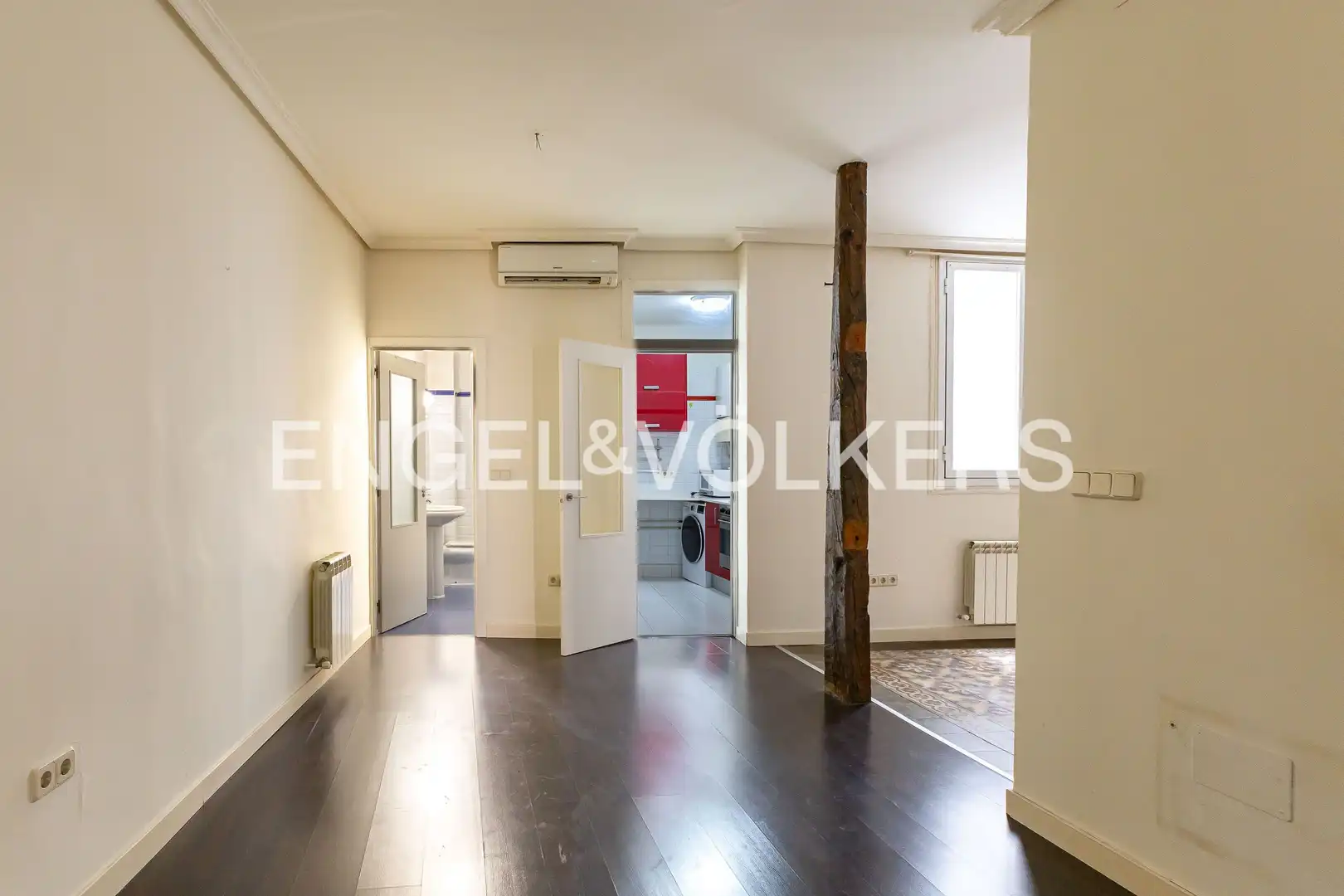 Wohnung zum Verkauf in Madrid mit Klimaanlage, Heizung und Balkon