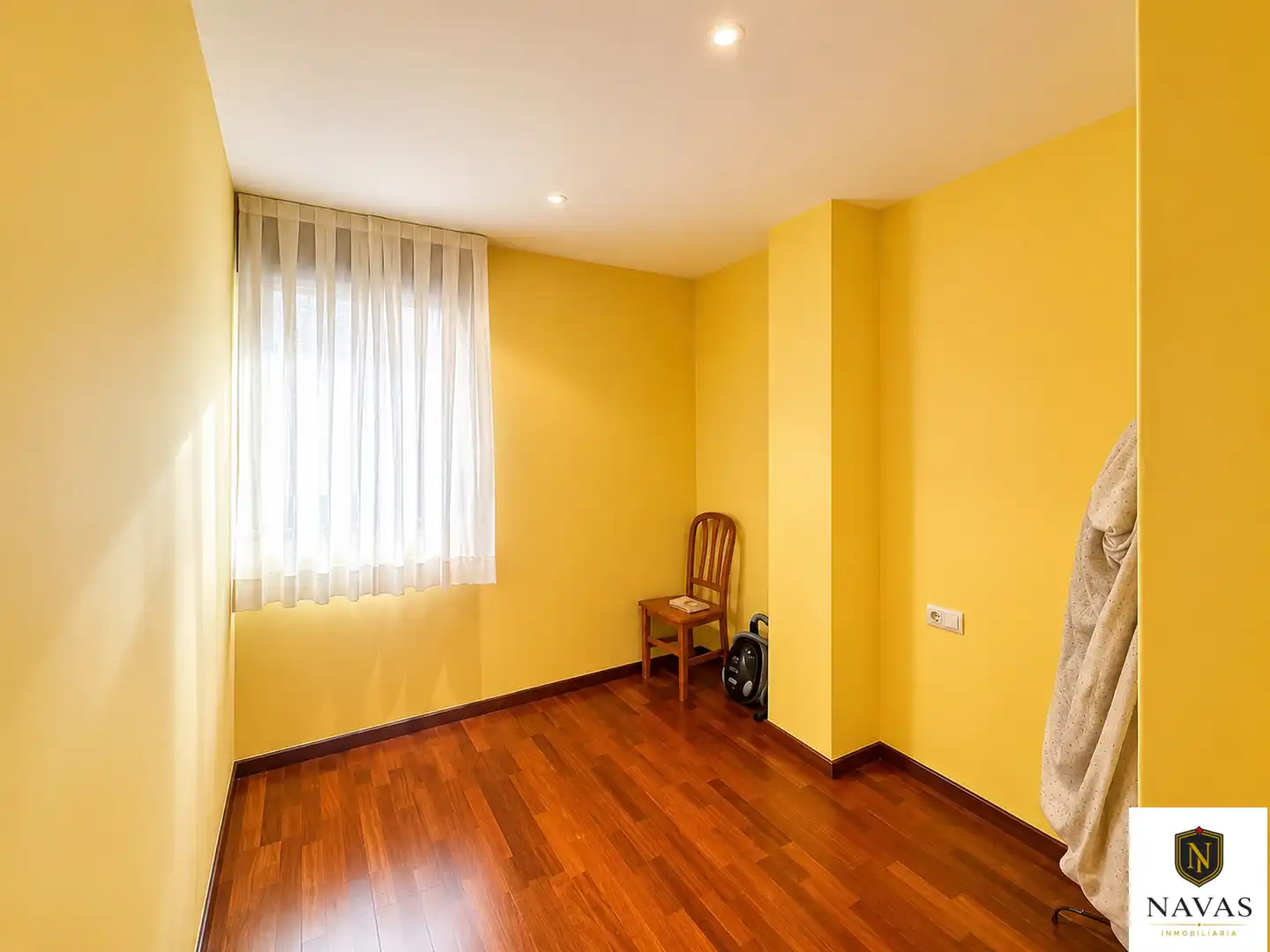 Bedroom of Flat for sale in Vigo   with Heating, Parquet flooring and Furnished