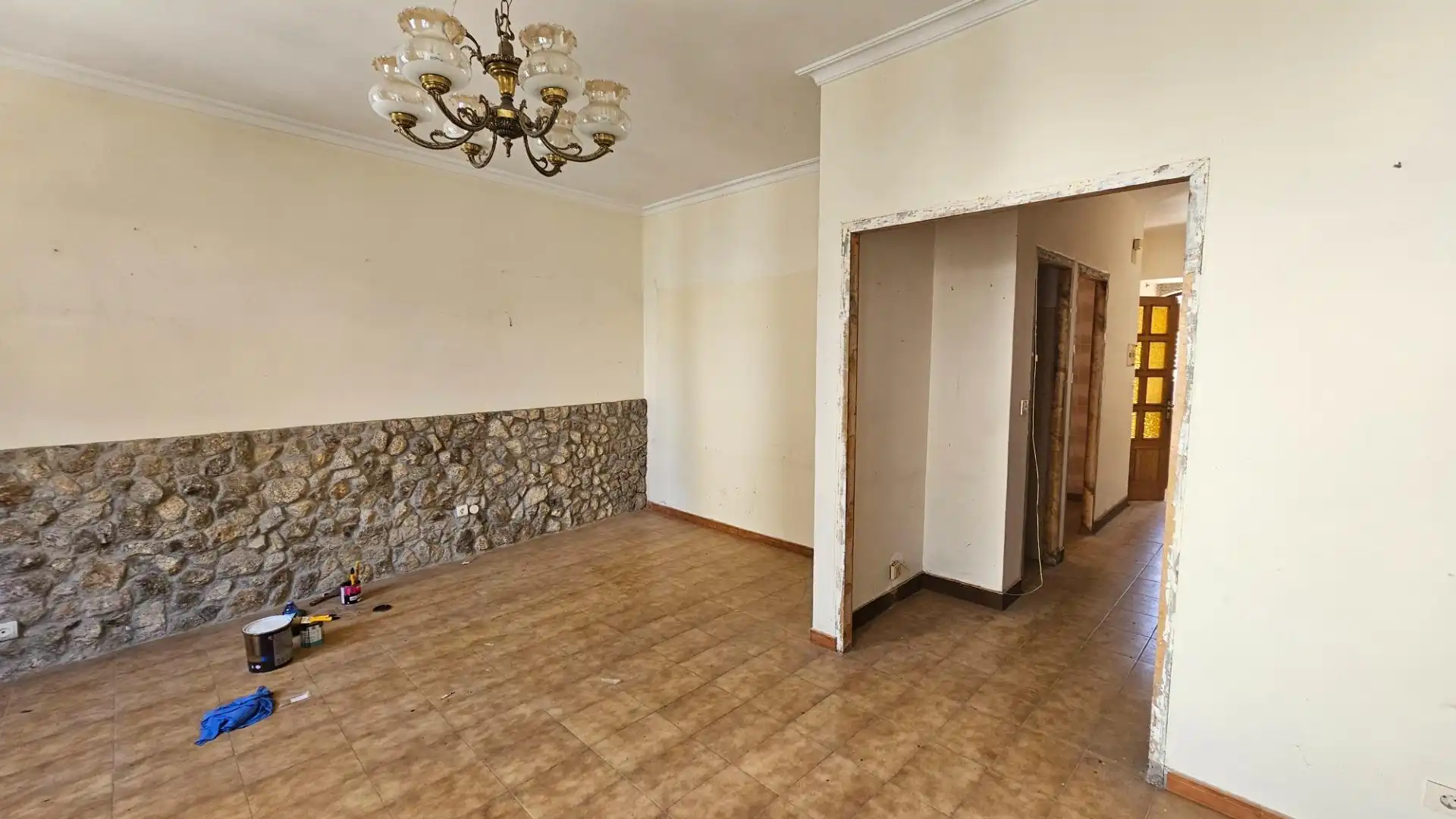Buildings for sale in Cee