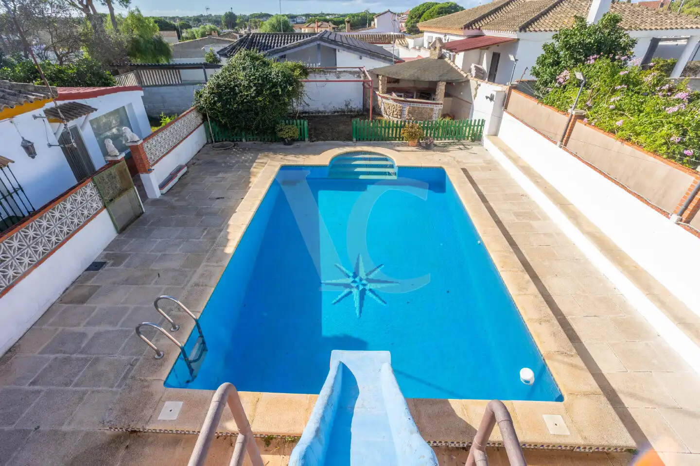 Swimming pool of Houses for sale in Chiclana de la Frontera