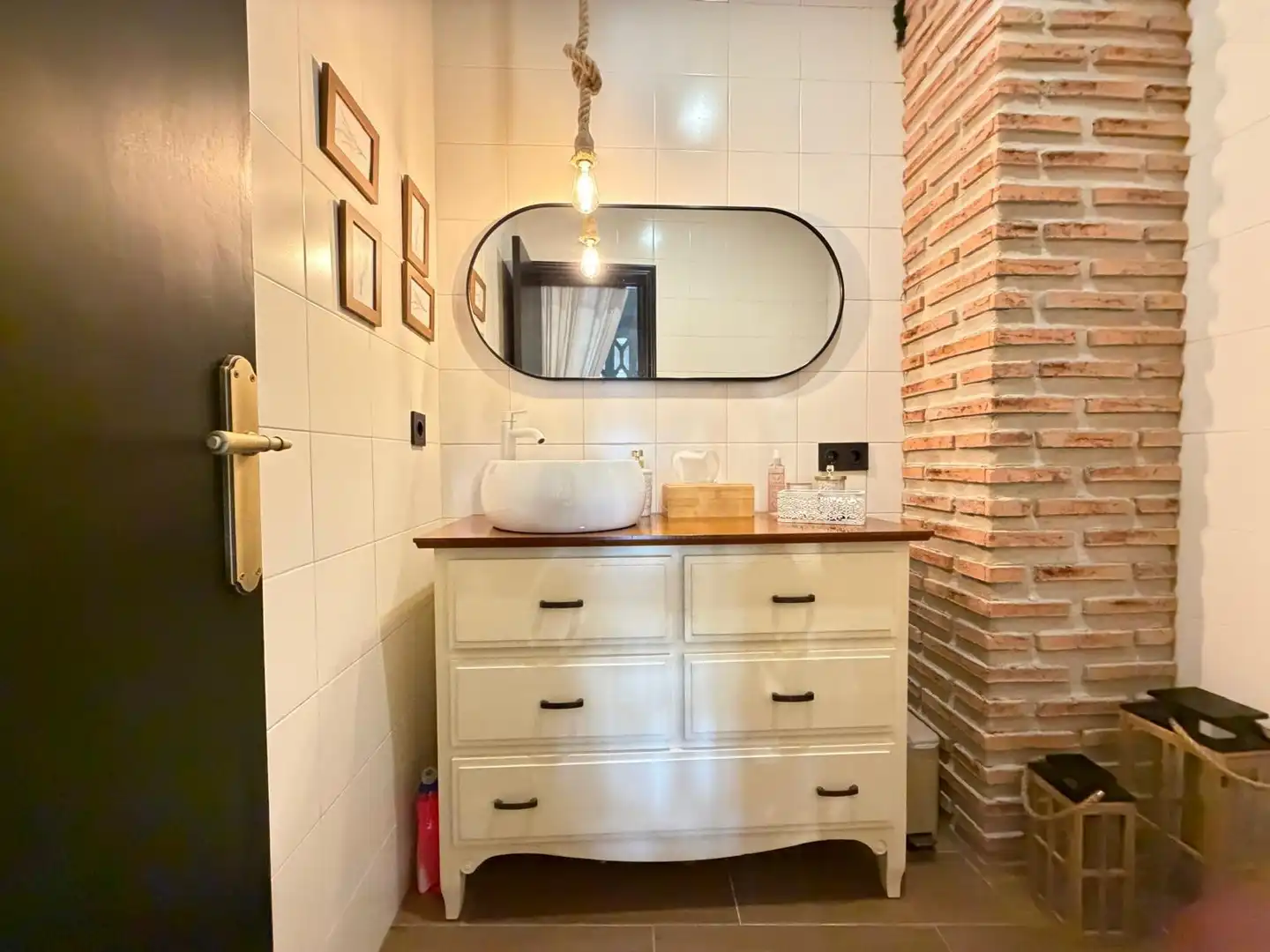 Bathroom of Commercial properties for sale in Torrevieja  with Air Conditioner and Furnished