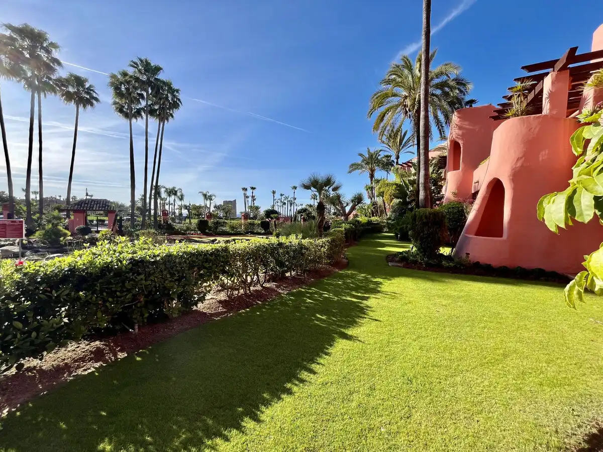 Pis amb piscina en venda a Estepona - Estepona,Centro,Calle Sefardi