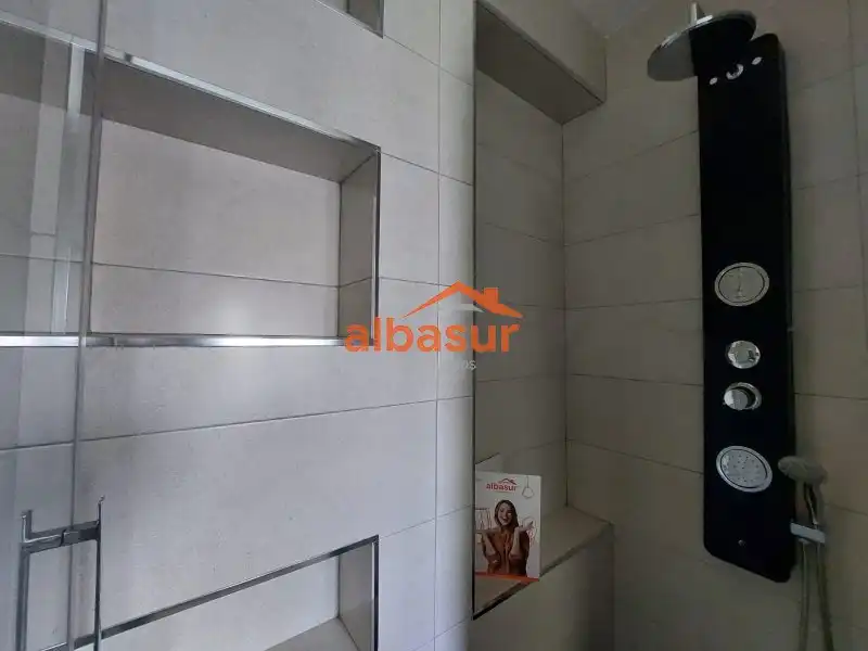 Baño de Piso de alquiler en Córdoba con Aire acondicionado, Terraza y Amueblado