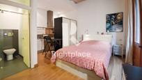 Bedroom of Flat for sale in  Barcelona Capital  with Air Conditioner, Heating and Oven