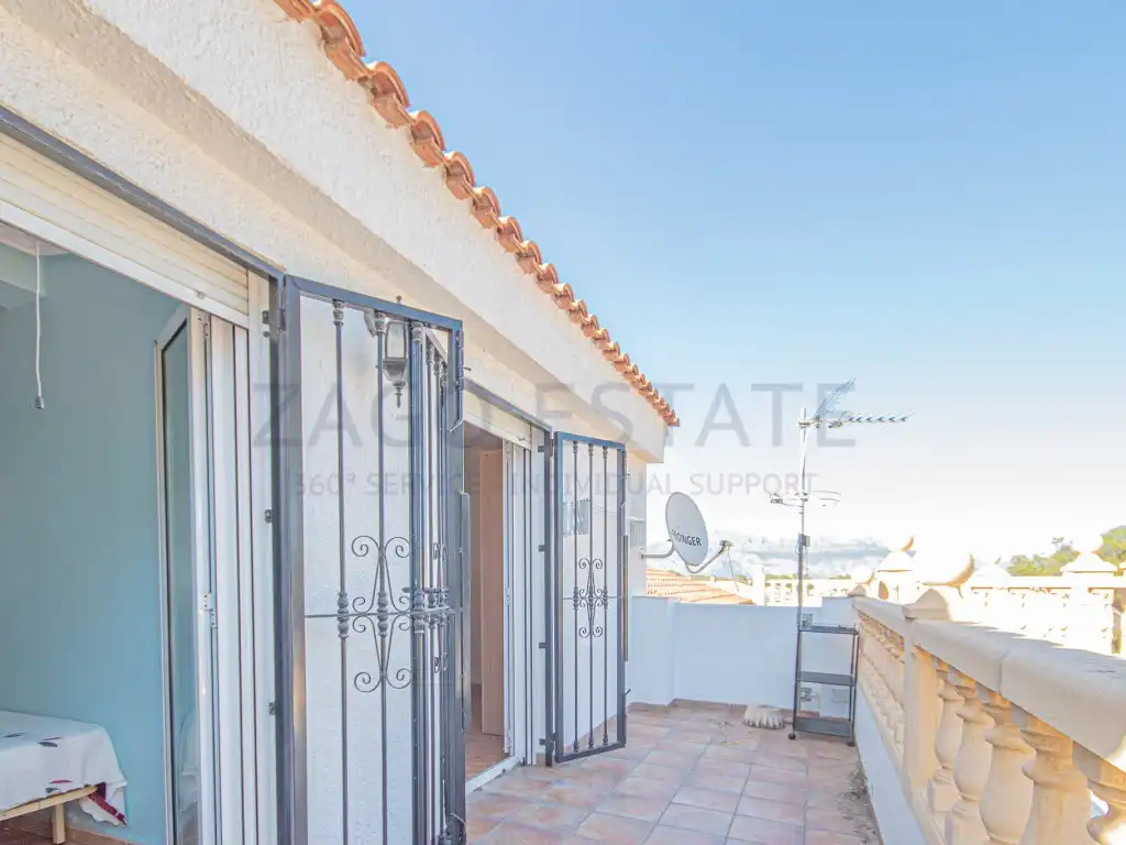 Terraza de Casa adosada en venta en La Nucia con Jardín privado, Amueblado y Horno