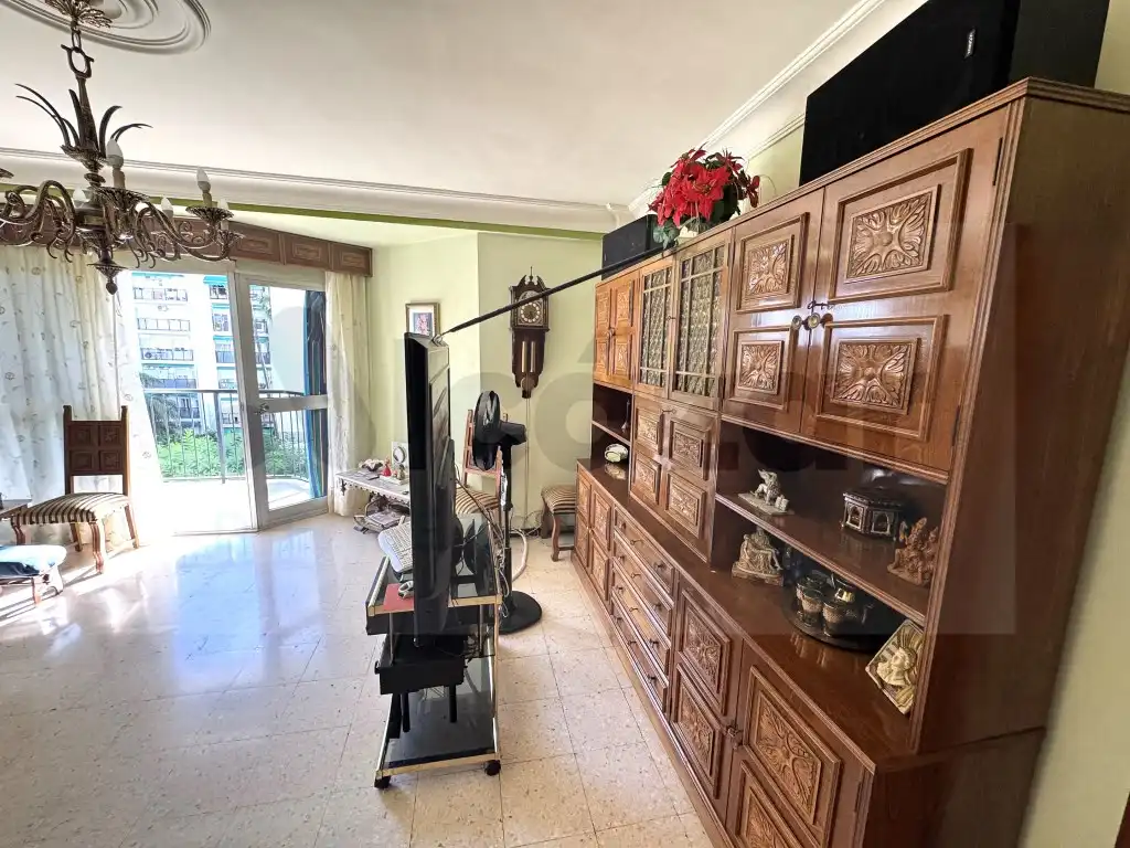 Sala d'estar de Pis en venda en Sevilla amb Terrassa i Balcó