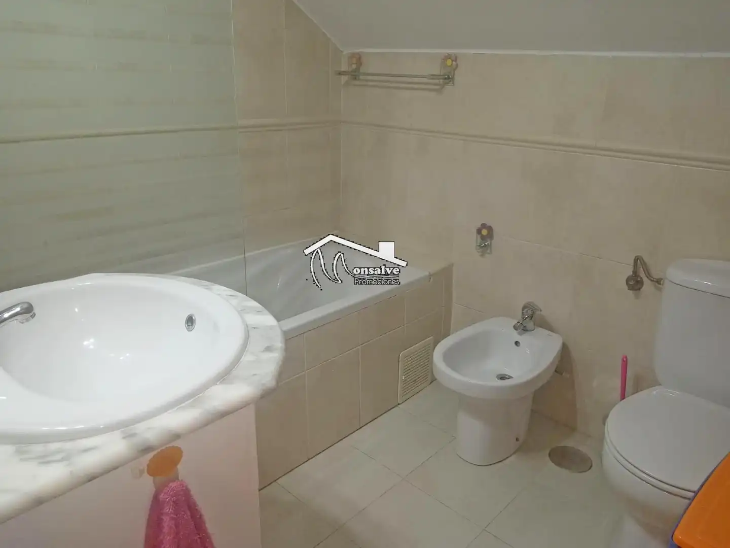 Baño de Piso en venta en Yeles con Aire acondicionado y Calefacción