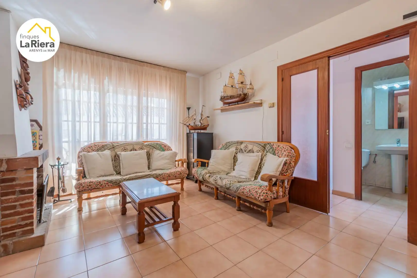Sala de estar de Casa o chalet en venta en Arenys de Mar con Terraza, Trastero y Balcón