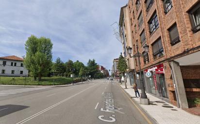 Vista exterior de Pis en venda en Oviedo 