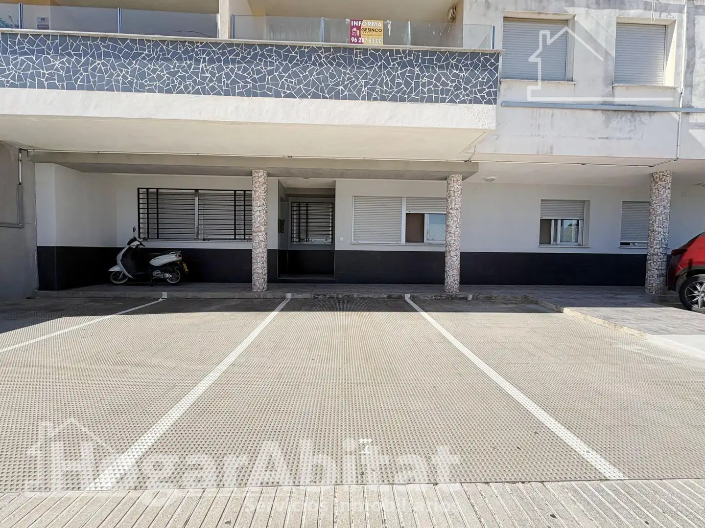 Aparcament de Àtic en venda en Vilallonga / Villalonga amb Terrassa, Balcó i Piscina comunitària