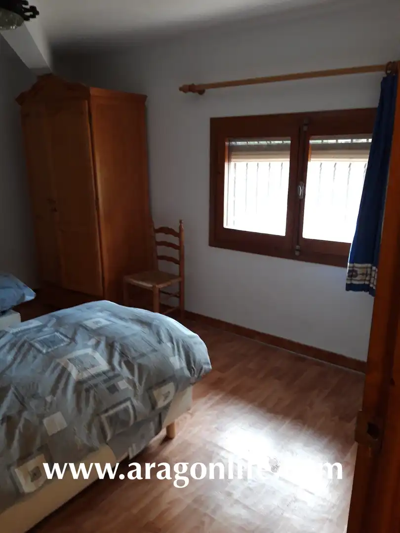 Dormitori de Casa o xalet en venda en Caspe amb Aire condicionat, Calefacció i Jardí privat