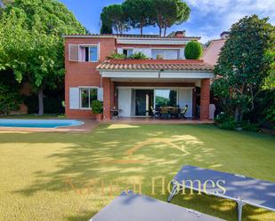 Vista exterior de Casa o xalet de lloguer en Sant Vicenç de Montalt amb Calefacció, Jardí privat i Parquet