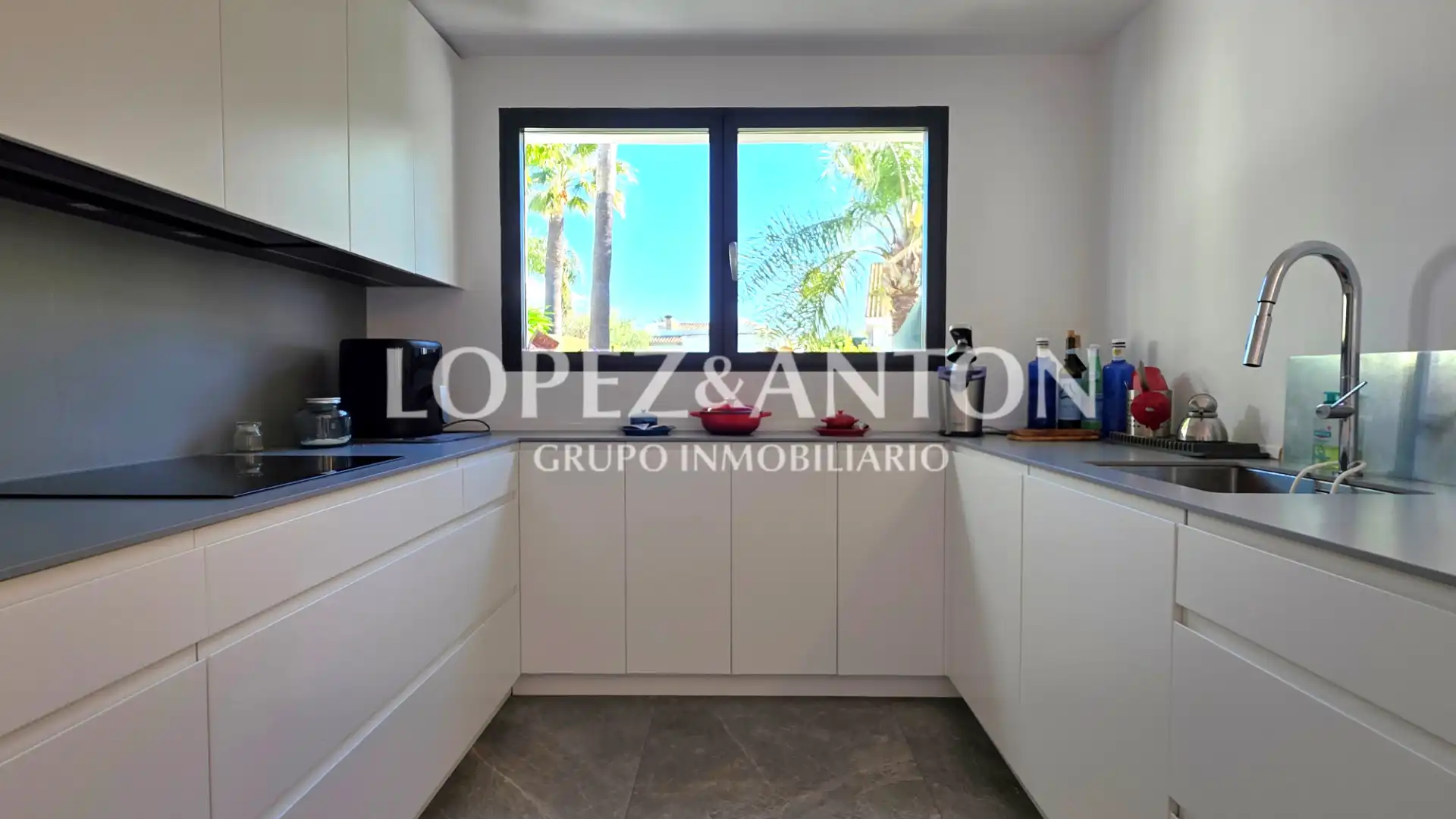 Kitchen of Houses for sale in L'Eliana  with Air Conditioner, Heating and Private garden