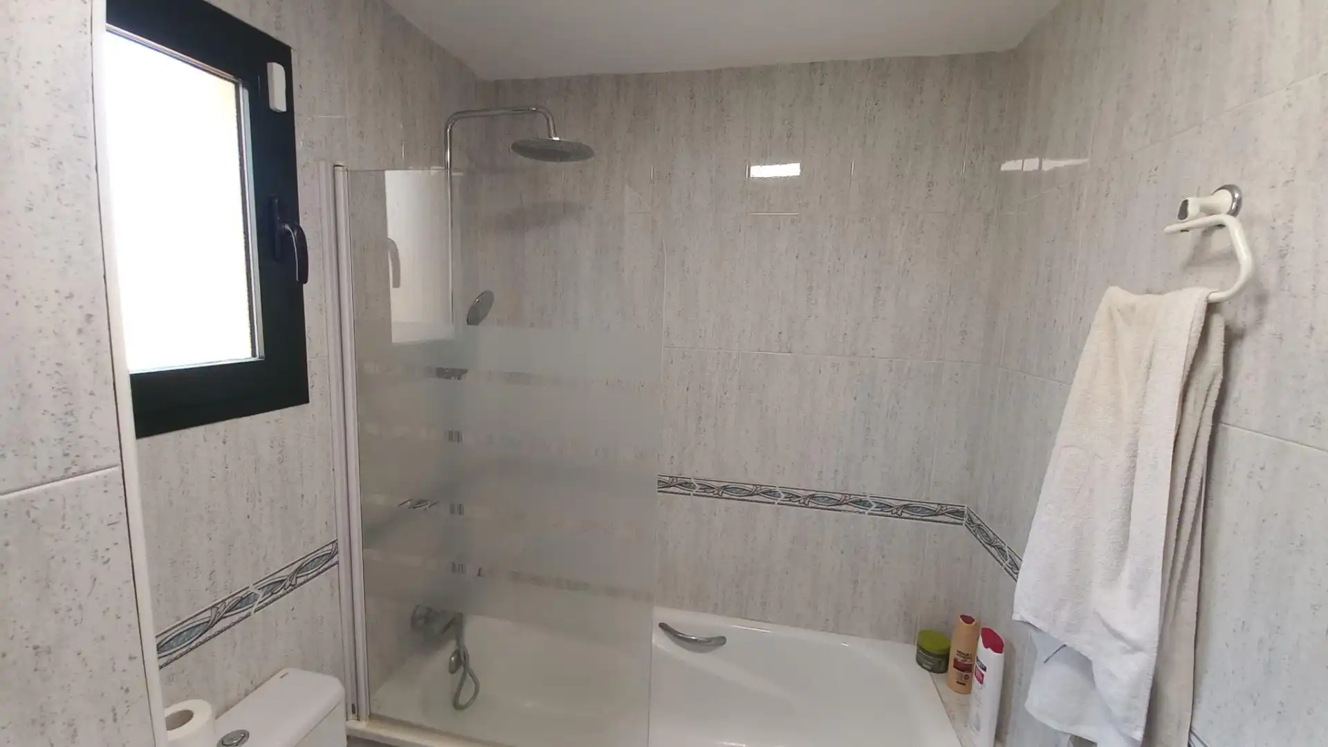 Bany de Àtic de lloguer en Mijas amb Terrassa, Traster i Moblat