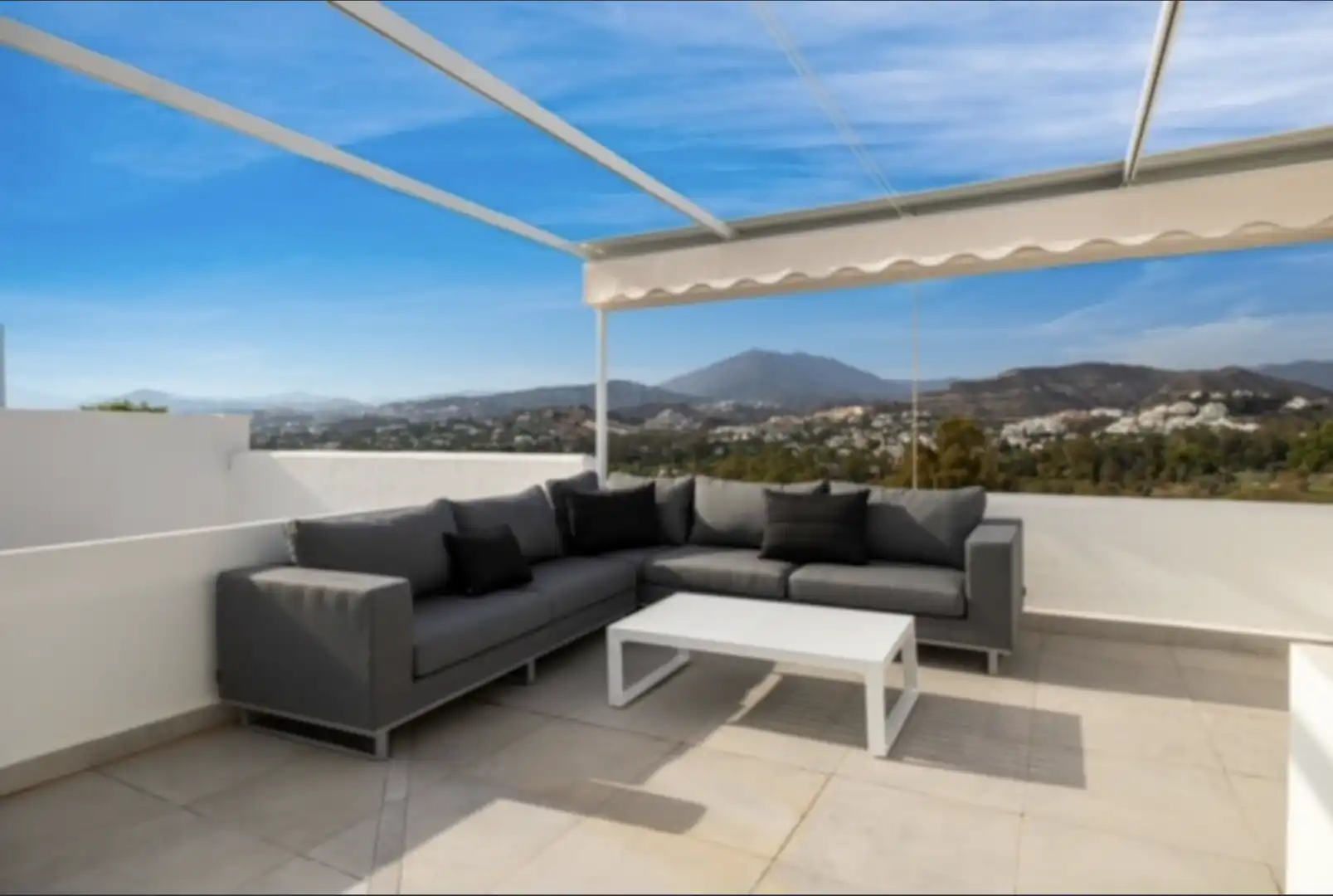 Apartament amb piscina en venda a Nueva Andalucía, imagen 3