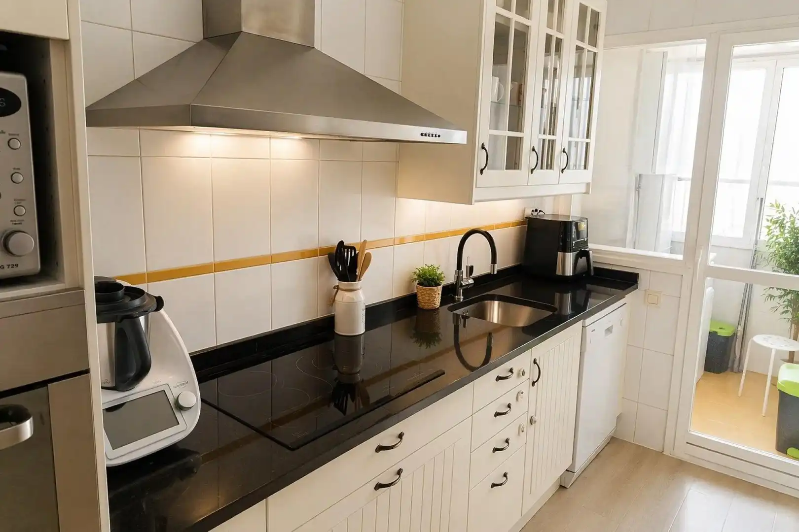 Cocina de Piso en venta en Las Rozas de Madrid con Calefacción, Terraza y Piscina comunitaria