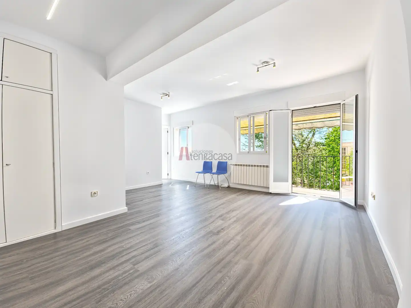 Living room of Flat for rent in Madrid  with Heating, Terrace and Washing machine