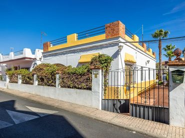 Villa con giardino in vendita a Calle VIRGEN DE BELEN