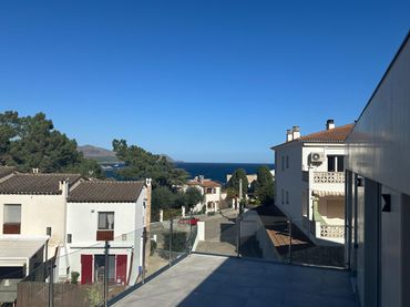 Chalet con piscina en venta en Carrer Roses