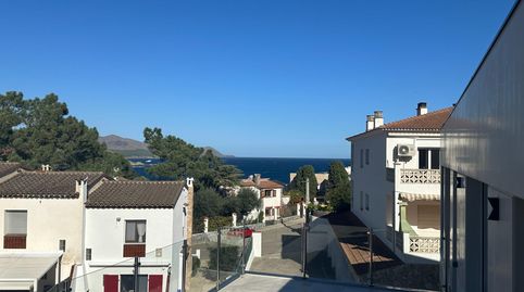 Casa en Llançà con espectaculares vistas al mar y diseño contemporáneo
