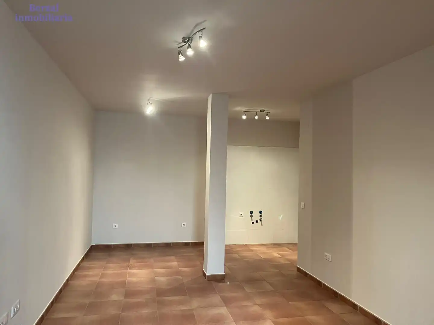 Erdgeschoss zum Verkauf in Lardero mit Heizung, Privatgarten und Gemeinschaftspool