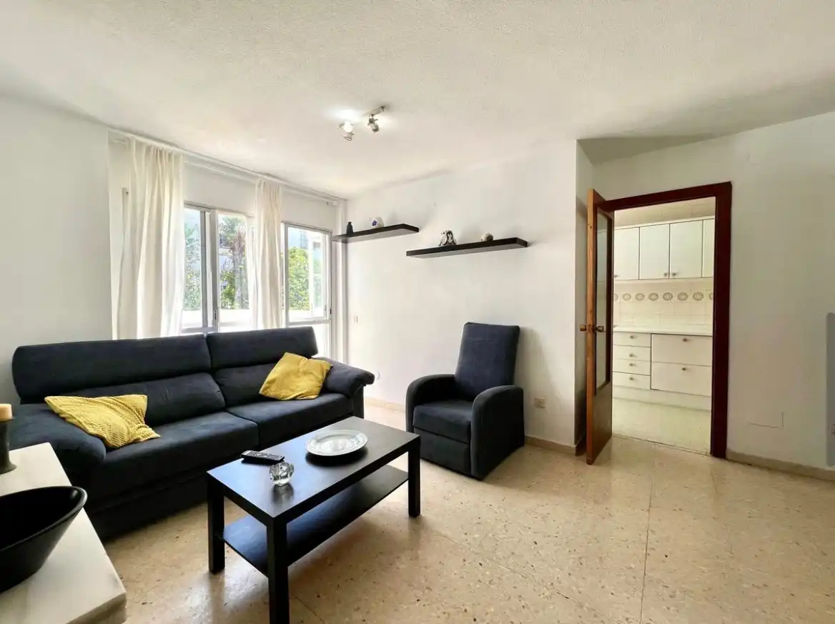 Apartment with pool for sale in Elviria - Cabopino, imagen 3