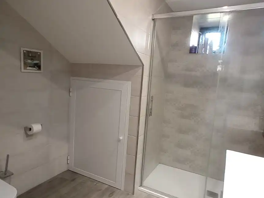 Bathroom of Houses for sale in Samos, Lugo
