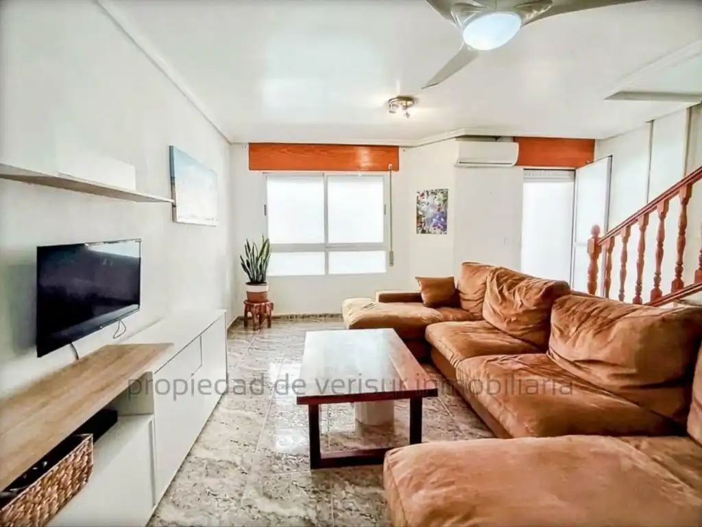 Sala d'estar de Dúplex en venda en Casco Antiguo