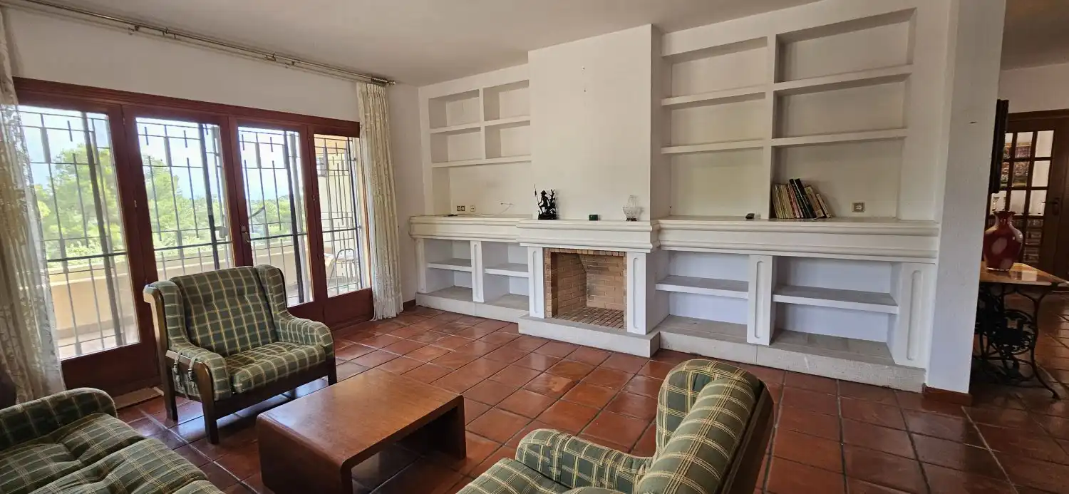 Sala d'estar de Casa o xalet en venda en Corbera de Llobregat amb Aire condicionat i Calefacció
