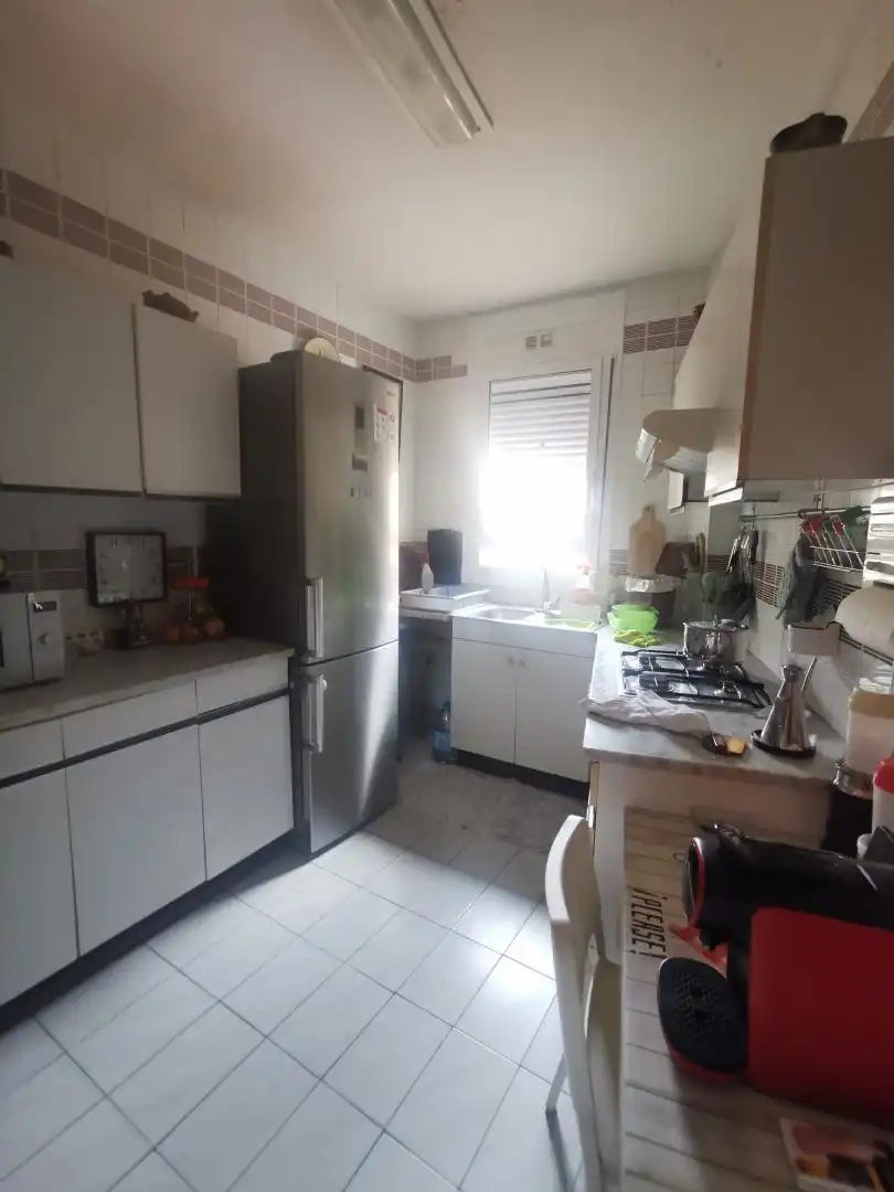 Cuina de Pis en venda en Cornellà de Llobregat amb Calefacció i Terrassa