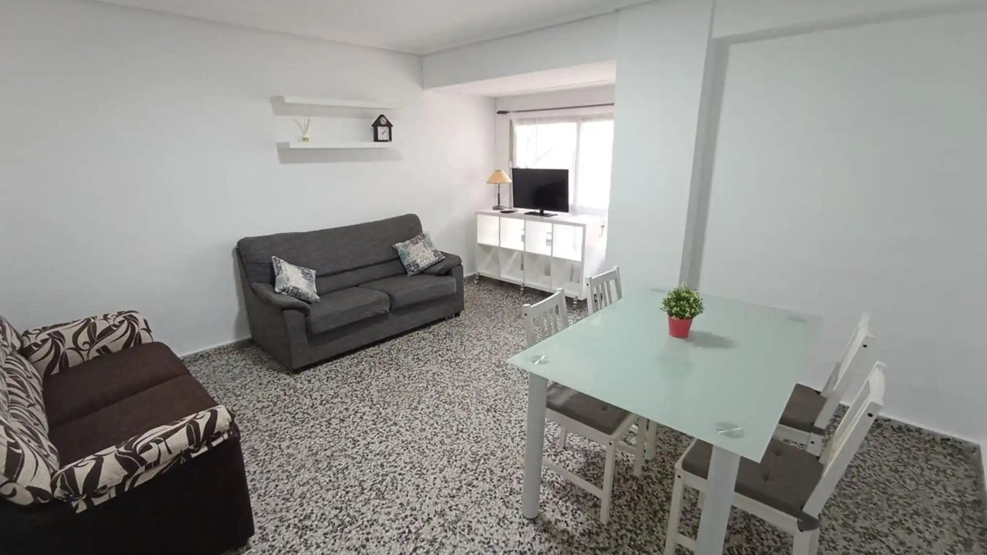 Wohnung zur Miete in Carrer de Leandro de Saralegui, La Bega Baixa - Plaza Xúquer